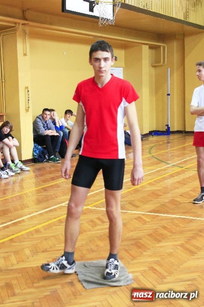 Zdjęcie w galerii na portalu naszraciborz.pl: Skok wzwyż przy muzyce w ZSOMS wiadomości z regionu