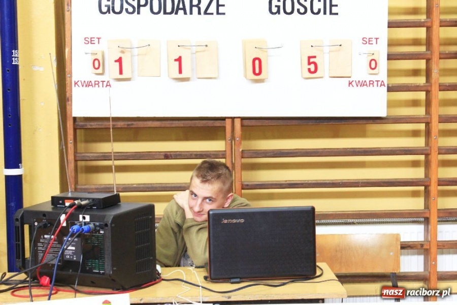 Zdjęcie w galerii na portalu naszraciborz.pl: Skok wzwyż przy muzyce w ZSOMS wiadomości z regionu