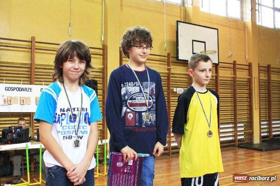 Zdjęcie w galerii na portalu naszraciborz.pl: Skok wzwyż przy muzyce w ZSOMS wiadomości z regionu