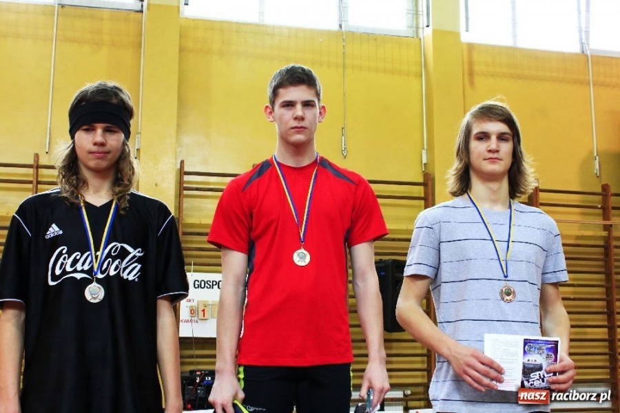 Zdjęcie w galerii na portalu naszraciborz.pl: Skok wzwyż przy muzyce w ZSOMS wiadomości z regionu