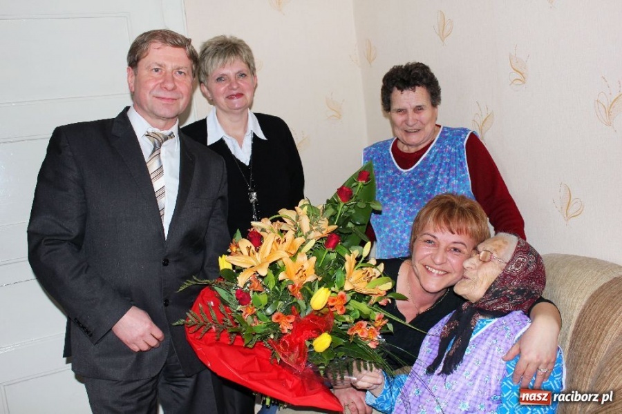 Zdjęcie w galerii na portalu naszraciborz.pl: Maria Kusy świętuje setne urodziny wiadomości z regionu