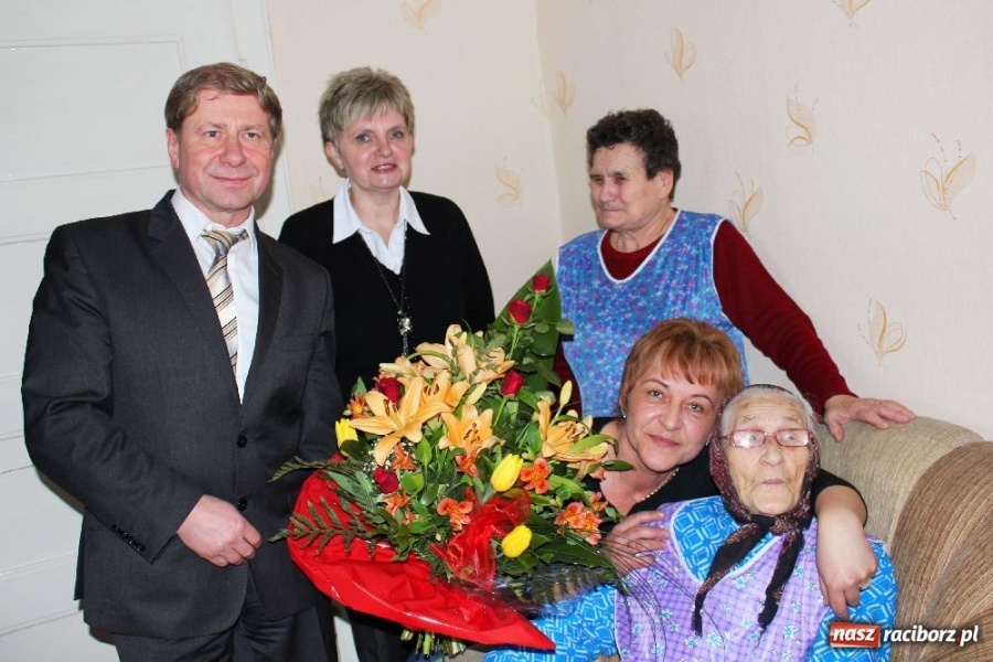 Zdjęcie w galerii na portalu naszraciborz.pl: Maria Kusy świętuje setne urodziny wiadomości z regionu