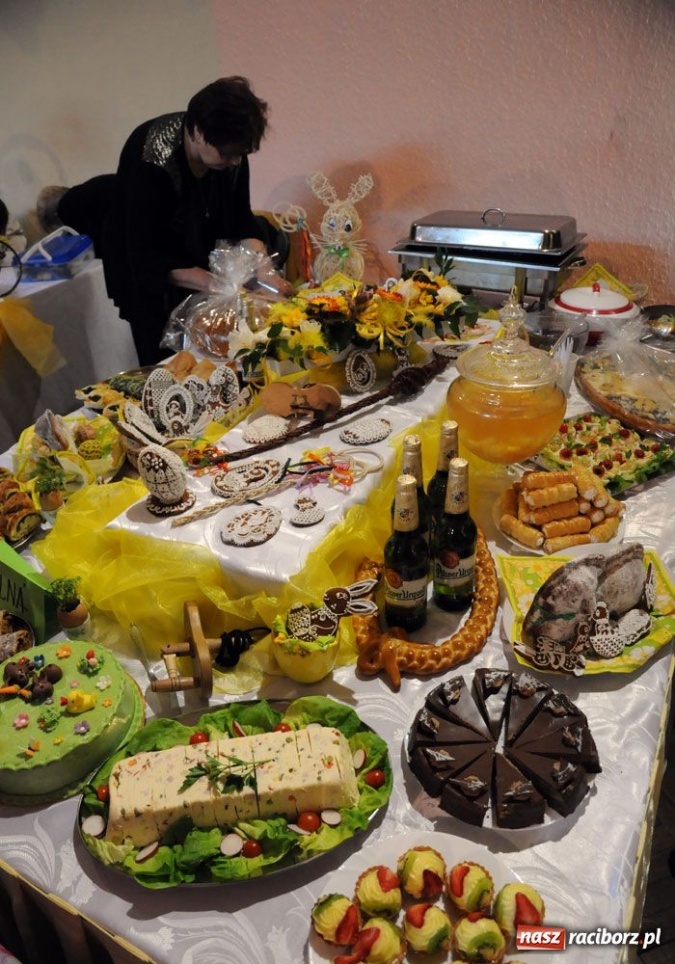 Zdjęcie w galerii na portalu naszraciborz.pl: Stoły w Krzanowicach przeżyły oblężenie wiadomości z regionu