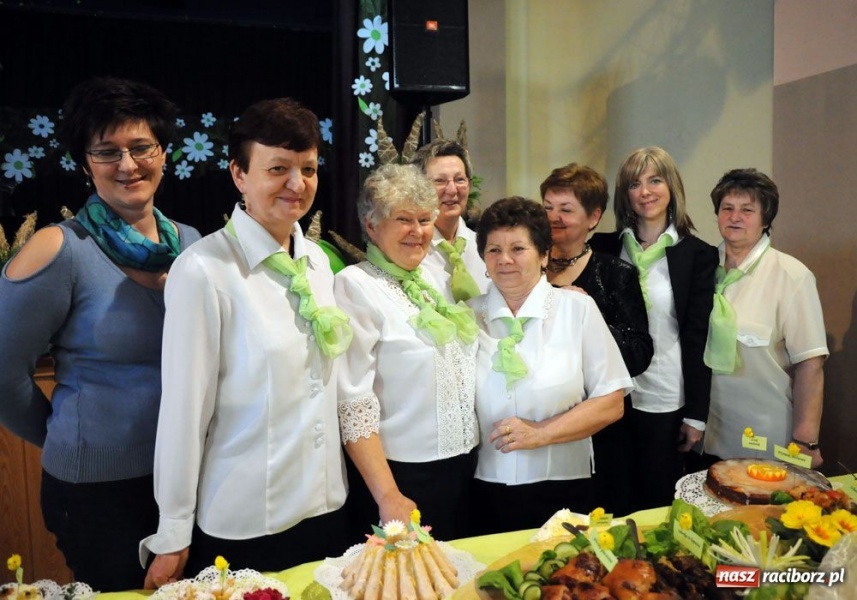 Zdjęcie w galerii na portalu naszraciborz.pl: Stoły w Krzanowicach przeżyły oblężenie wiadomości z regionu