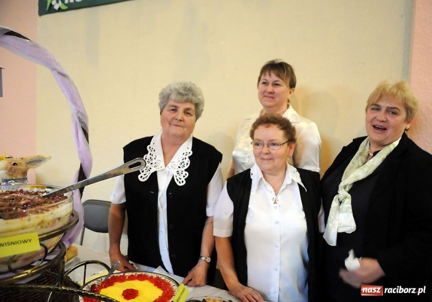 Zdjęcie w galerii na portalu naszraciborz.pl: Stoły w Krzanowicach przeżyły oblężenie wiadomości z regionu