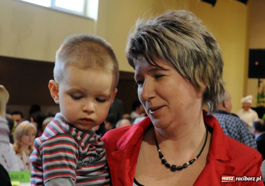 Zdjęcie w galerii na portalu naszraciborz.pl: Stoły w Krzanowicach przeżyły oblężenie wiadomości z regionu