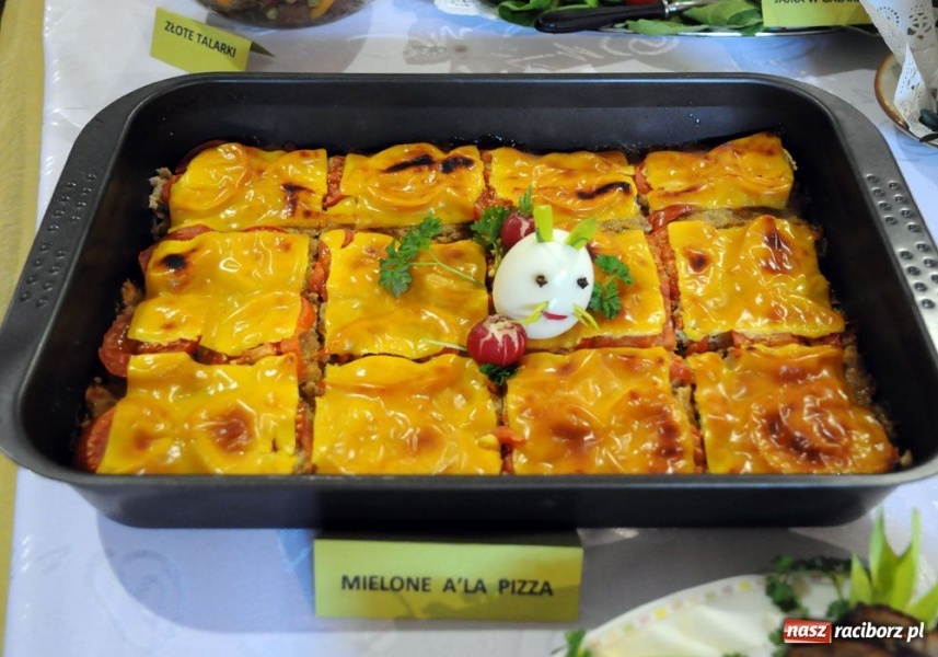 Zdjęcie w galerii na portalu naszraciborz.pl: Stoły w Krzanowicach przeżyły oblężenie wiadomości z regionu