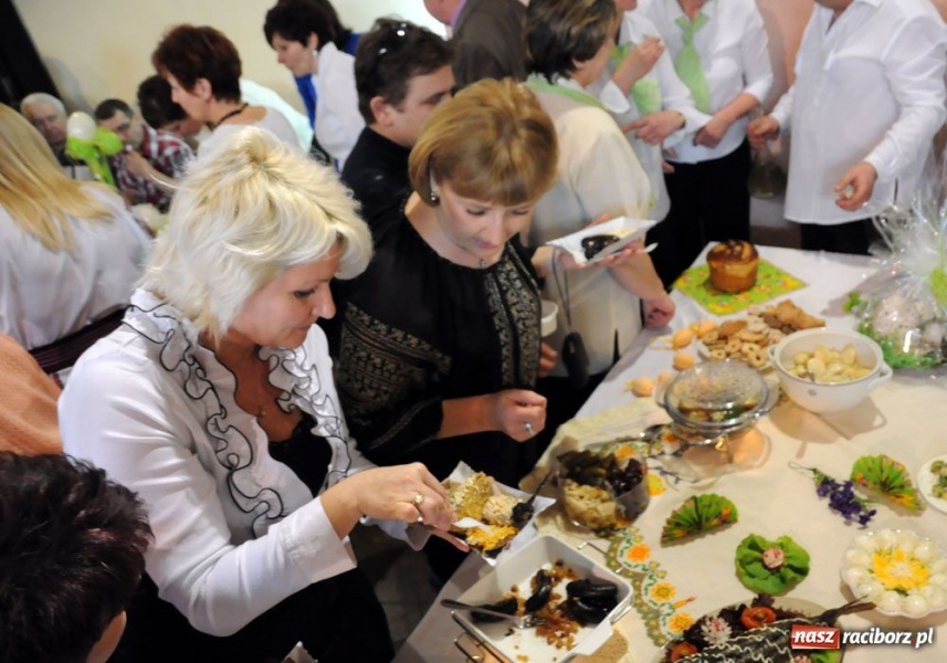 Zdjęcie w galerii na portalu naszraciborz.pl: Stoły w Krzanowicach przeżyły oblężenie wiadomości z regionu