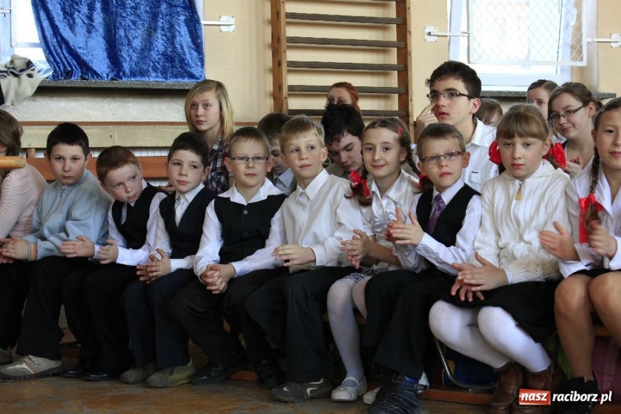 Zdjęcie w galerii na portalu naszraciborz.pl: Święto szkoły w Grzegorzowicach wiadomości z regionu