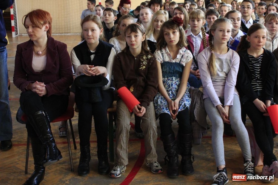 Zdjęcie w galerii na portalu naszraciborz.pl: Święto szkoły w Grzegorzowicach wiadomości z regionu