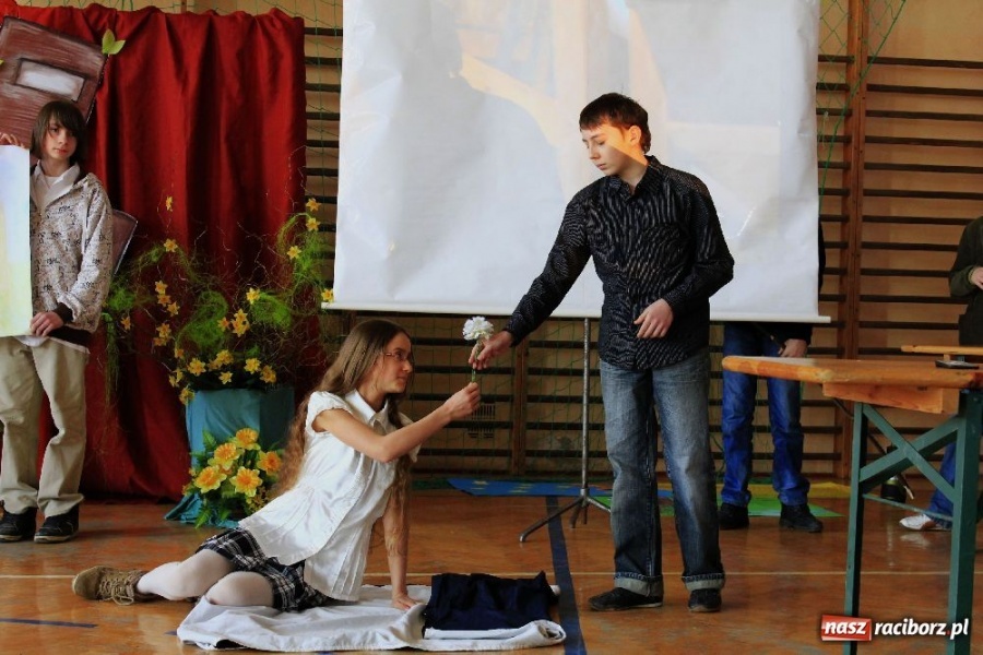 Zdjęcie w galerii na portalu naszraciborz.pl: Święto szkoły w Grzegorzowicach wiadomości z regionu