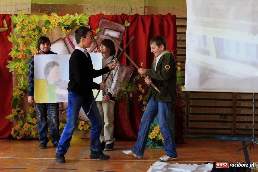 Zdjęcie w galerii na portalu naszraciborz.pl: Święto szkoły w Grzegorzowicach wiadomości z regionu