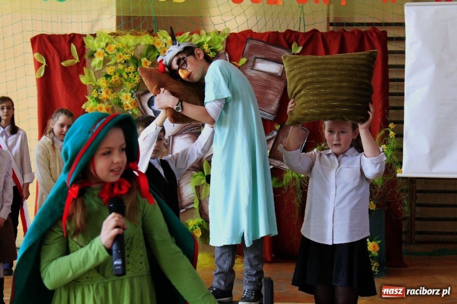 Zdjęcie w galerii na portalu naszraciborz.pl: Święto szkoły w Grzegorzowicach wiadomości z regionu