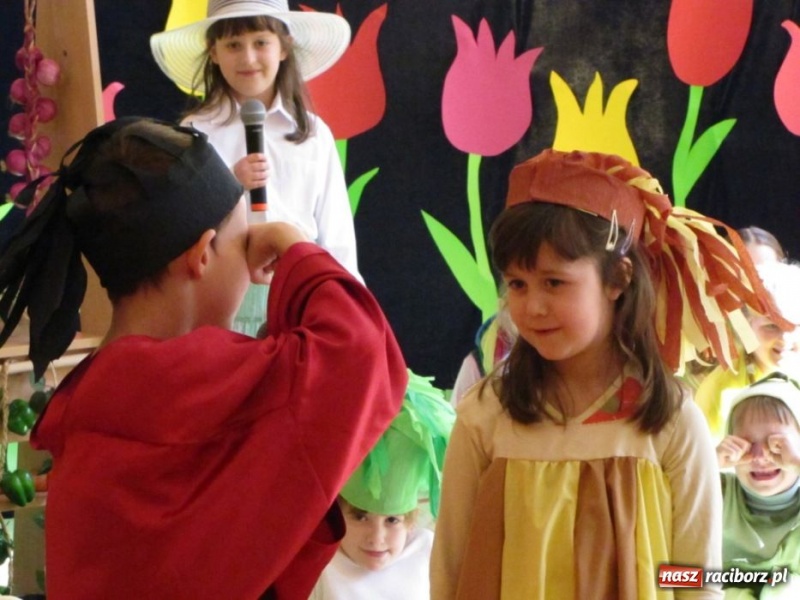 Zdjęcie w galerii na portalu naszraciborz.pl: Wiosenny dzień otwarty w SP 13 wiadomości z regionu