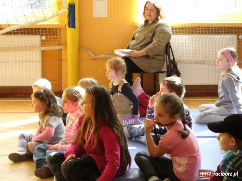 Zdjęcie w galerii na portalu naszraciborz.pl: Wiosenny dzień otwarty w SP 13 wiadomości z regionu