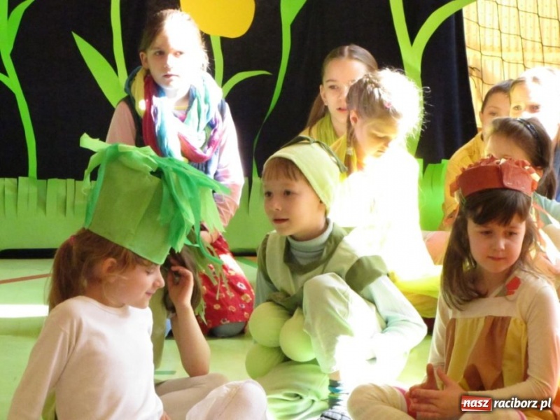 Zdjęcie w galerii na portalu naszraciborz.pl: Wiosenny dzień otwarty w SP 13 wiadomości z regionu