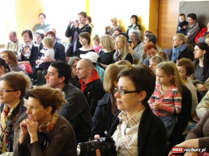 Zdjęcie w galerii na portalu naszraciborz.pl: Wiosenny dzień otwarty w SP 13 wiadomości z regionu