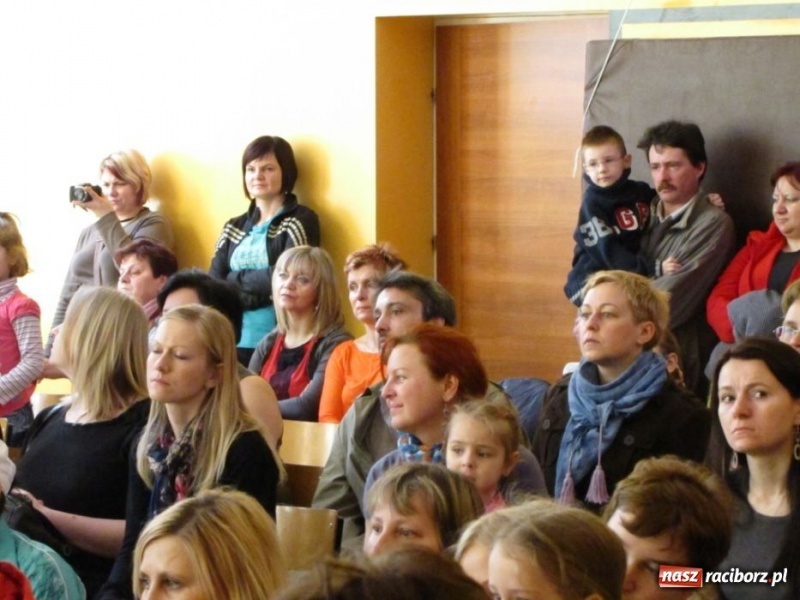 Zdjęcie w galerii na portalu naszraciborz.pl: Wiosenny dzień otwarty w SP 13 wiadomości z regionu
