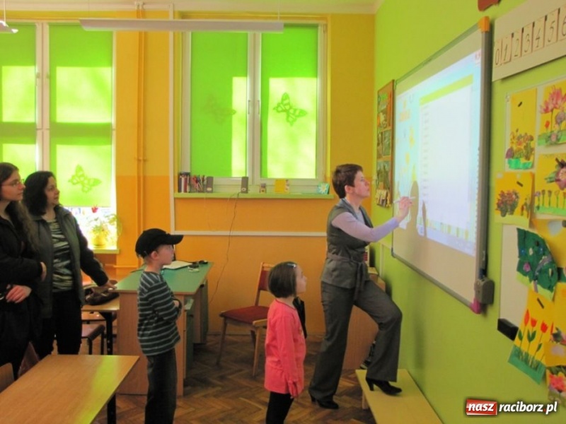 Zdjęcie w galerii na portalu naszraciborz.pl: Wiosenny dzień otwarty w SP 13 wiadomości z regionu