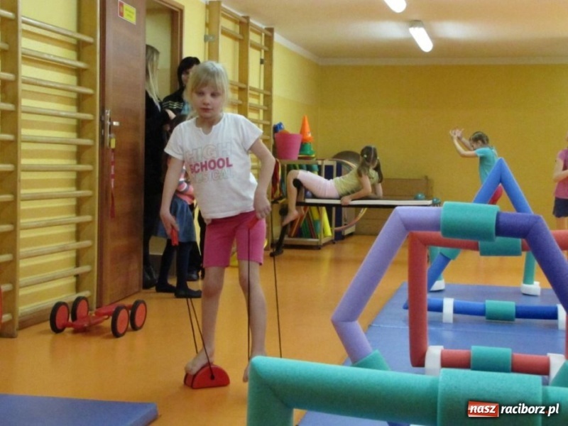 Zdjęcie w galerii na portalu naszraciborz.pl: Wiosenny dzień otwarty w SP 13 wiadomości z regionu