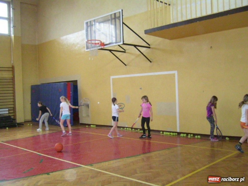 Zdjęcie w galerii na portalu naszraciborz.pl: Dzień Kobiet u tenisistów wiadomości z regionu