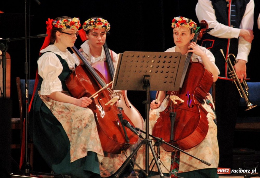 Zdjęcie w galerii na portalu naszraciborz.pl: Wystąpili, by pomóc Marcinkowi wiadomości z regionu