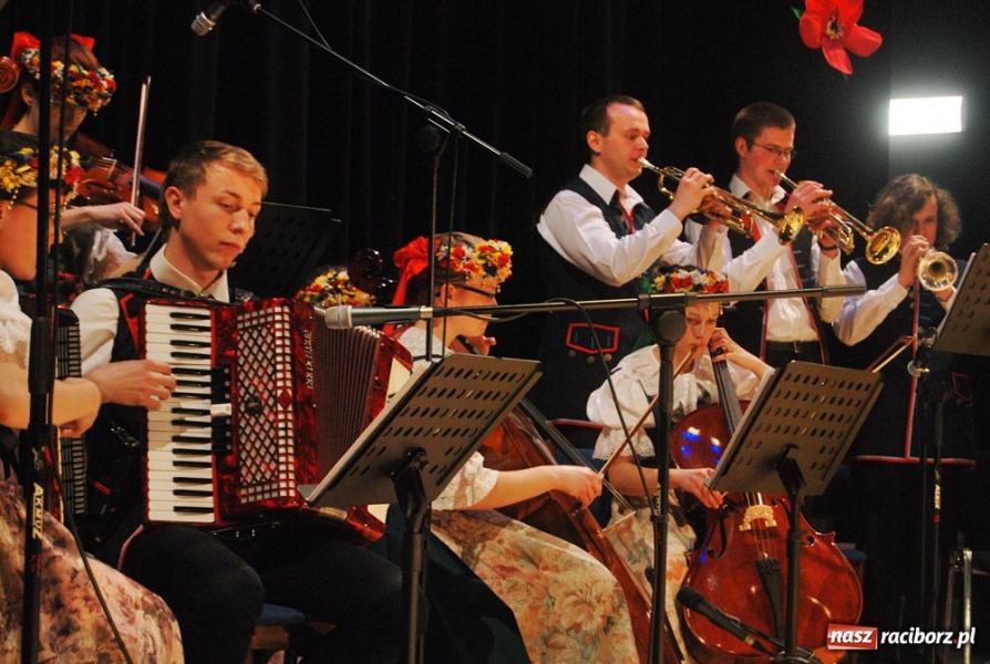 Zdjęcie w galerii na portalu naszraciborz.pl: Wystąpili, by pomóc Marcinkowi wiadomości z regionu