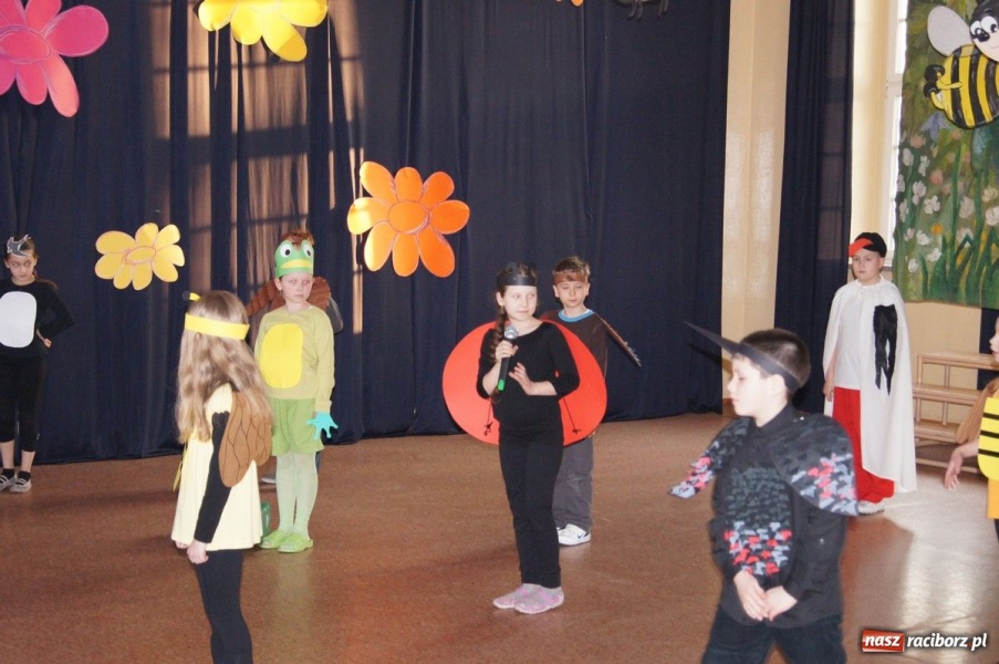 Zdjęcie w galerii na portalu naszraciborz.pl: Poznali swoją szkołę wiadomości z regionu