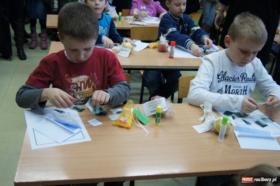 Zdjęcie w galerii na portalu naszraciborz.pl: Poznali swoją szkołę wiadomości z regionu