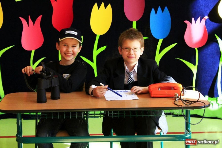 Zdjęcie w galerii na portalu naszraciborz.pl: Wiosenne show w SP 13 wiadomości z regionu