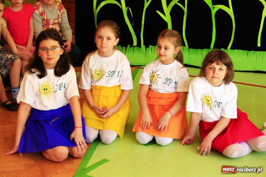 Zdjęcie w galerii na portalu naszraciborz.pl: Wiosenne show w SP 13 wiadomości z regionu