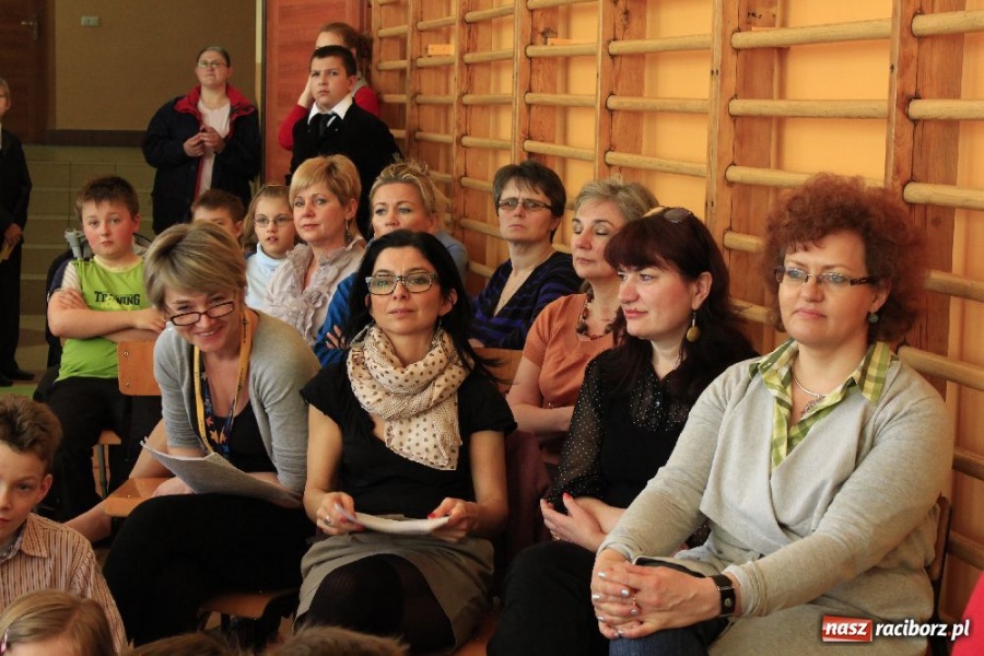 Zdjęcie w galerii na portalu naszraciborz.pl: Wiosenne show w SP 13 wiadomości z regionu