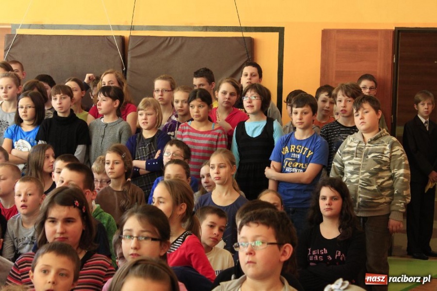 Zdjęcie w galerii na portalu naszraciborz.pl: Wiosenne show w SP 13 wiadomości z regionu