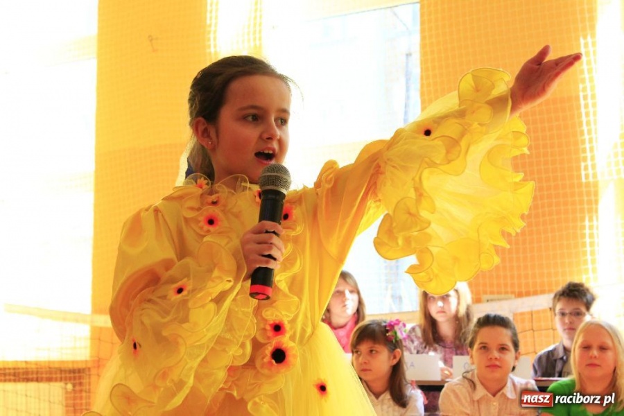Zdjęcie w galerii na portalu naszraciborz.pl: Wiosenne show w SP 13 wiadomości z regionu