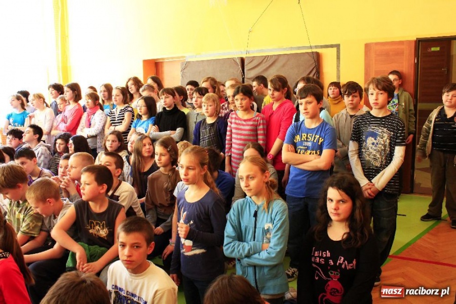 Zdjęcie w galerii na portalu naszraciborz.pl: Wiosenne show w SP 13 wiadomości z regionu