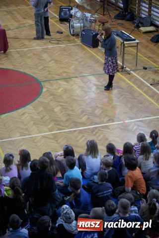 Zdjęcie w galerii na portalu naszraciborz.pl: W ZSOMS odkrywali talenty wiadomości z regionu