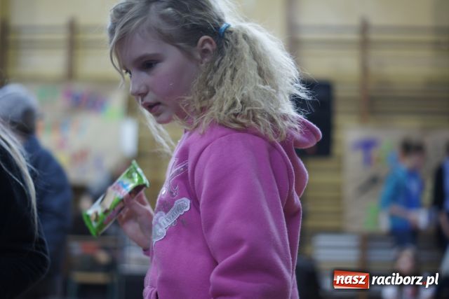 Zdjęcie w galerii na portalu naszraciborz.pl: W ZSOMS odkrywali talenty wiadomości z regionu