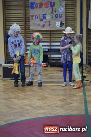 Zdjęcie w galerii na portalu naszraciborz.pl: W ZSOMS odkrywali talenty wiadomości z regionu