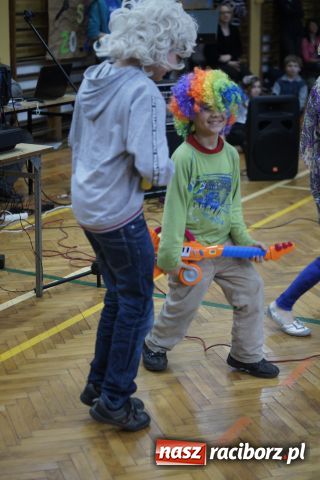 Zdjęcie w galerii na portalu naszraciborz.pl: W ZSOMS odkrywali talenty wiadomości z regionu