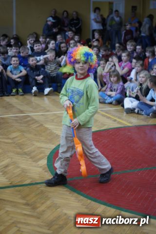 Zdjęcie w galerii na portalu naszraciborz.pl: W ZSOMS odkrywali talenty wiadomości z regionu