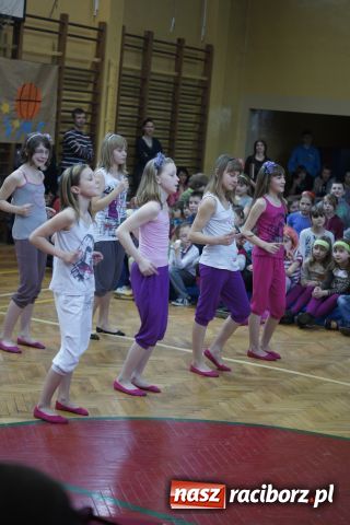 Zdjęcie w galerii na portalu naszraciborz.pl: W ZSOMS odkrywali talenty wiadomości z regionu