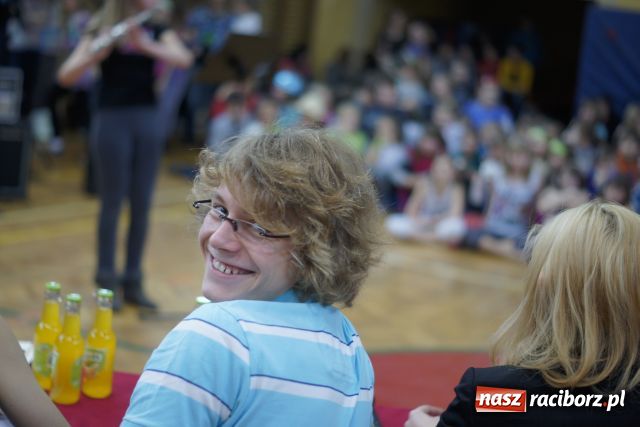 Zdjęcie w galerii na portalu naszraciborz.pl: W ZSOMS odkrywali talenty wiadomości z regionu