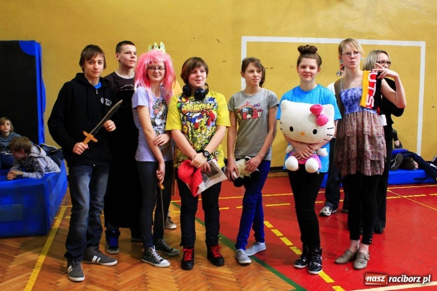 Zdjęcie w galerii na portalu naszraciborz.pl: W ZSOMS odkrywali talenty wiadomości z regionu