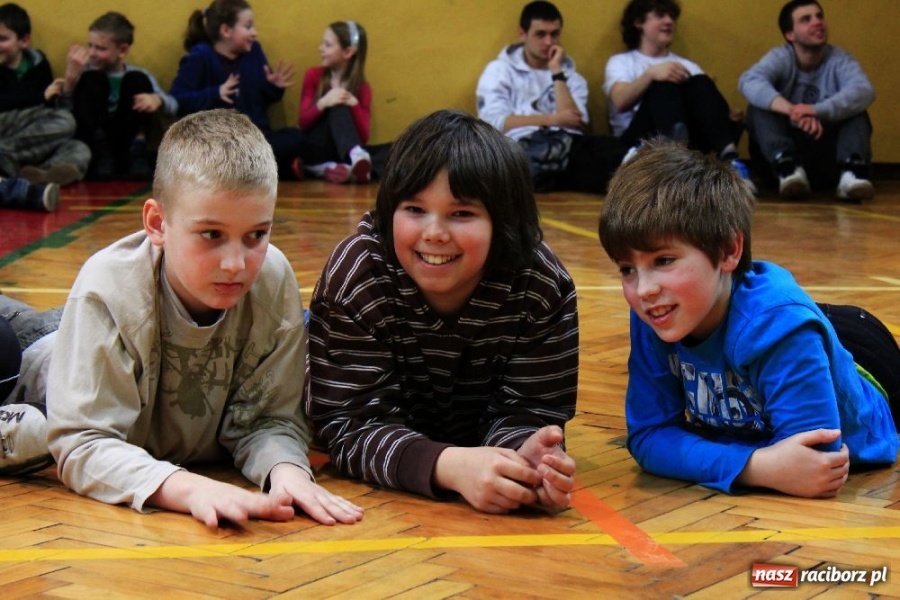 Zdjęcie w galerii na portalu naszraciborz.pl: W ZSOMS odkrywali talenty wiadomości z regionu