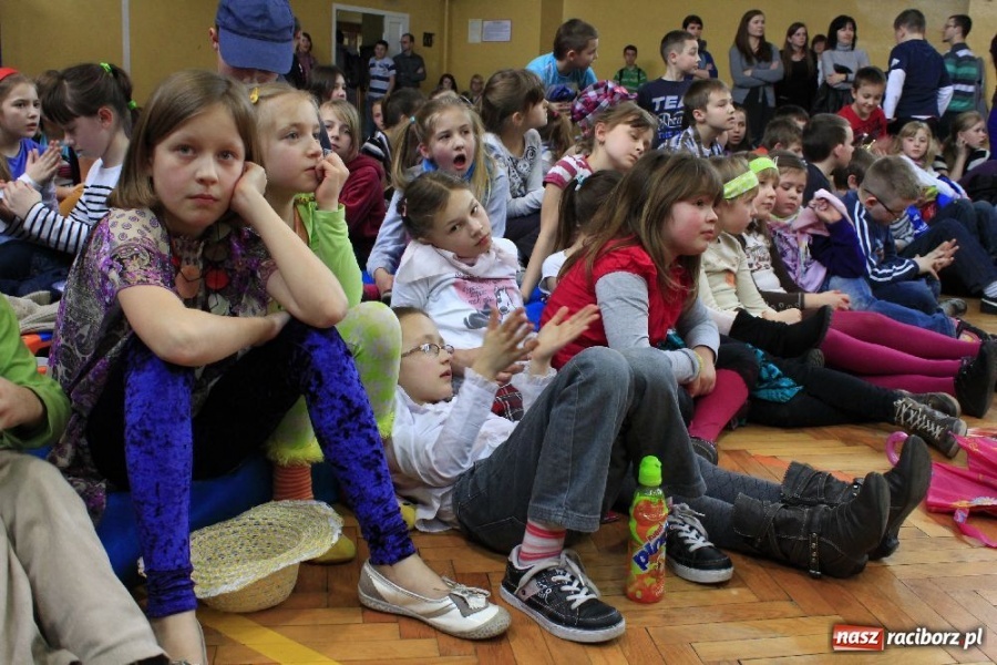 Zdjęcie w galerii na portalu naszraciborz.pl: W ZSOMS odkrywali talenty wiadomości z regionu