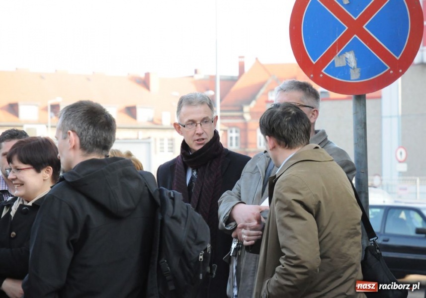 Zdjęcie w galerii na portalu naszraciborz.pl: Prezydent i urzędnicy ewakuowani wiadomości z regionu