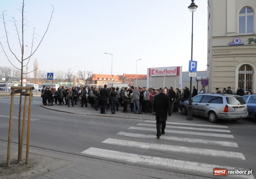 Zdjęcie w galerii na portalu naszraciborz.pl: Prezydent i urzędnicy ewakuowani wiadomości z regionu