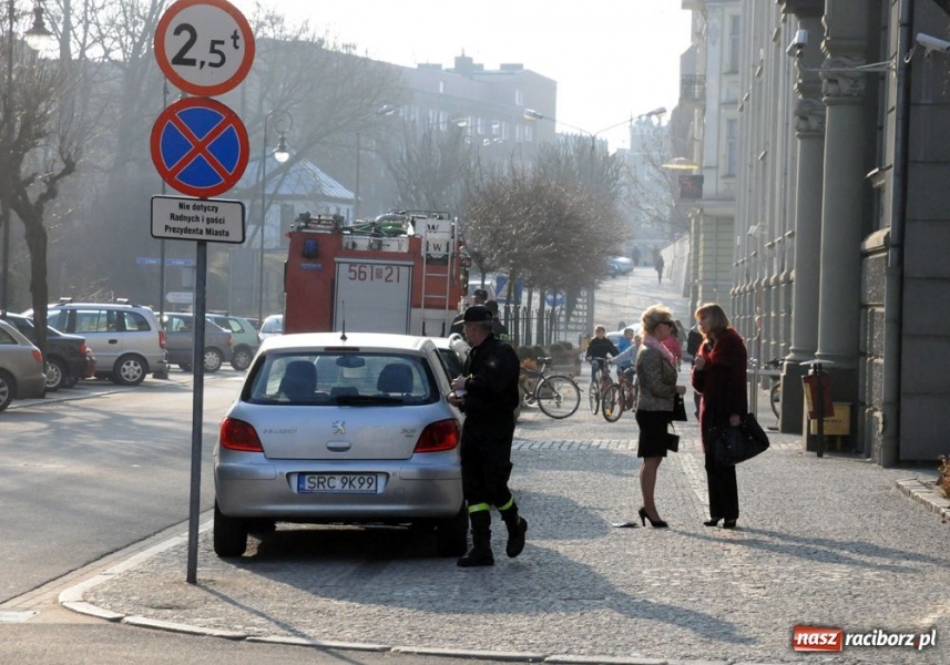 Zdjęcie w galerii na portalu naszraciborz.pl: Prezydent i urzędnicy ewakuowani wiadomości z regionu