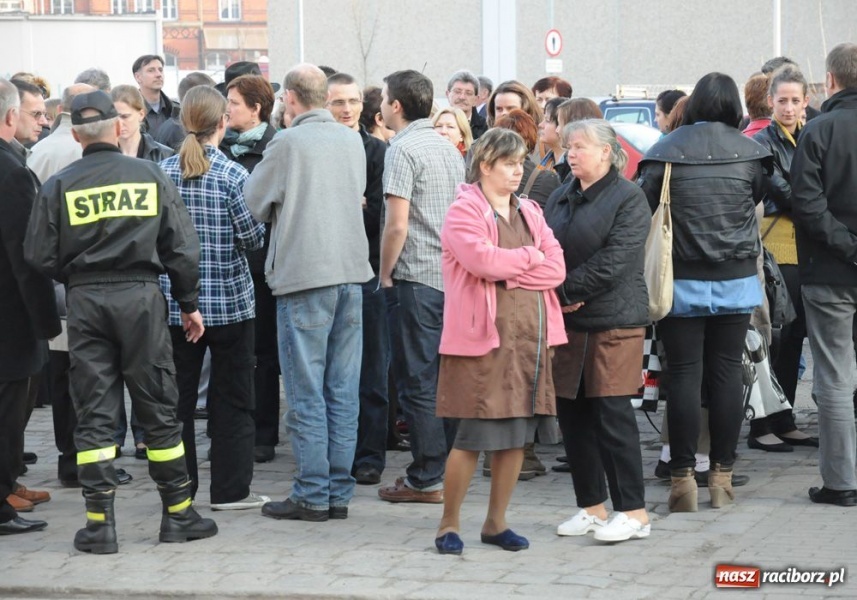 Zdjęcie w galerii na portalu naszraciborz.pl: Prezydent i urzędnicy ewakuowani wiadomości z regionu