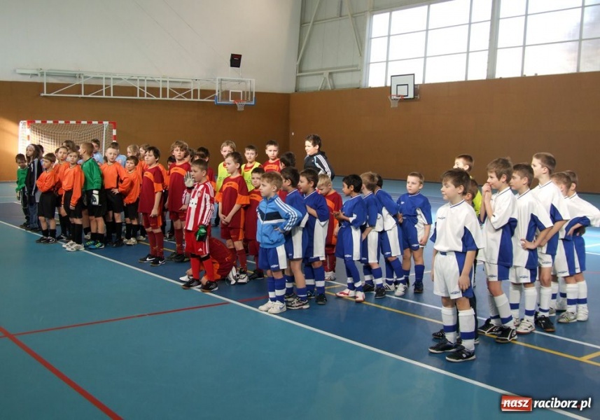 Zdjęcie w galerii na portalu naszraciborz.pl: Młodzi piłkarze z Kuźni grali w Czechach wiadomości z regionu